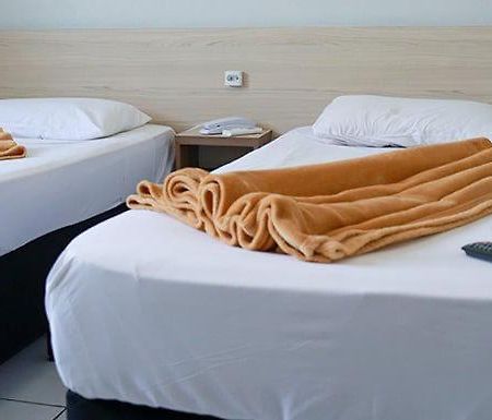 Hotel Renata Tubarão Dış mekan fotoğraf